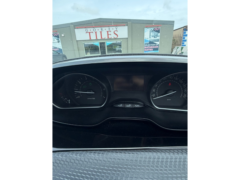 Peugeot 208 ACCESS 1.2 68 4DR — thumbnail 3