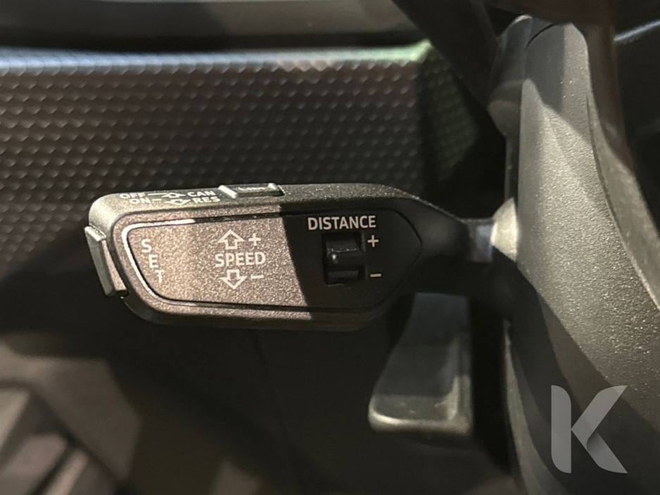 Audi A1 1.0 AUTOMATIC - YELLOW/BLACK 2 TONE - CRUISE CONTROL - REAR CAMERA — thumbnail 18
