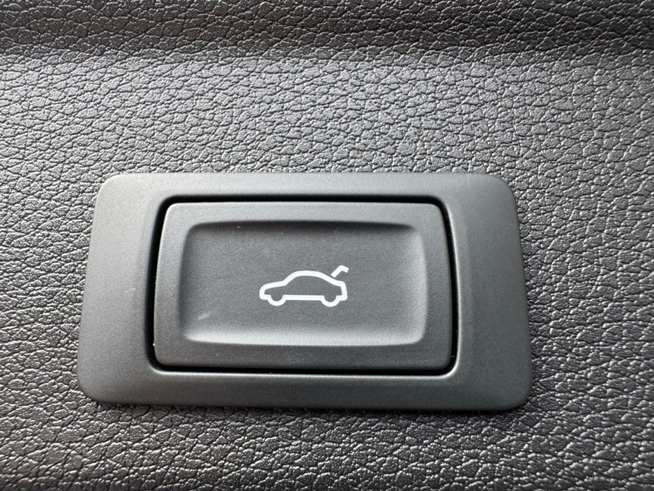 2023 Audi Q3 1.4L Petrol Plug-in Hybrid For Sale Images
