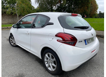 PEUGEOT 208 2016
