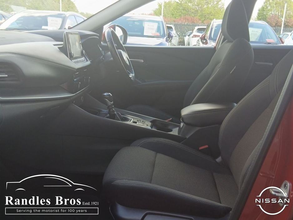 Nissan Qashqai 1.3 PET SV — thumbnail 9