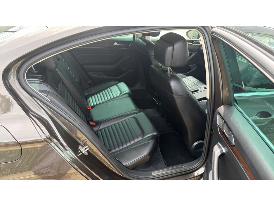 2019 Volkswagen Passat 2L Diesel For Sale Images