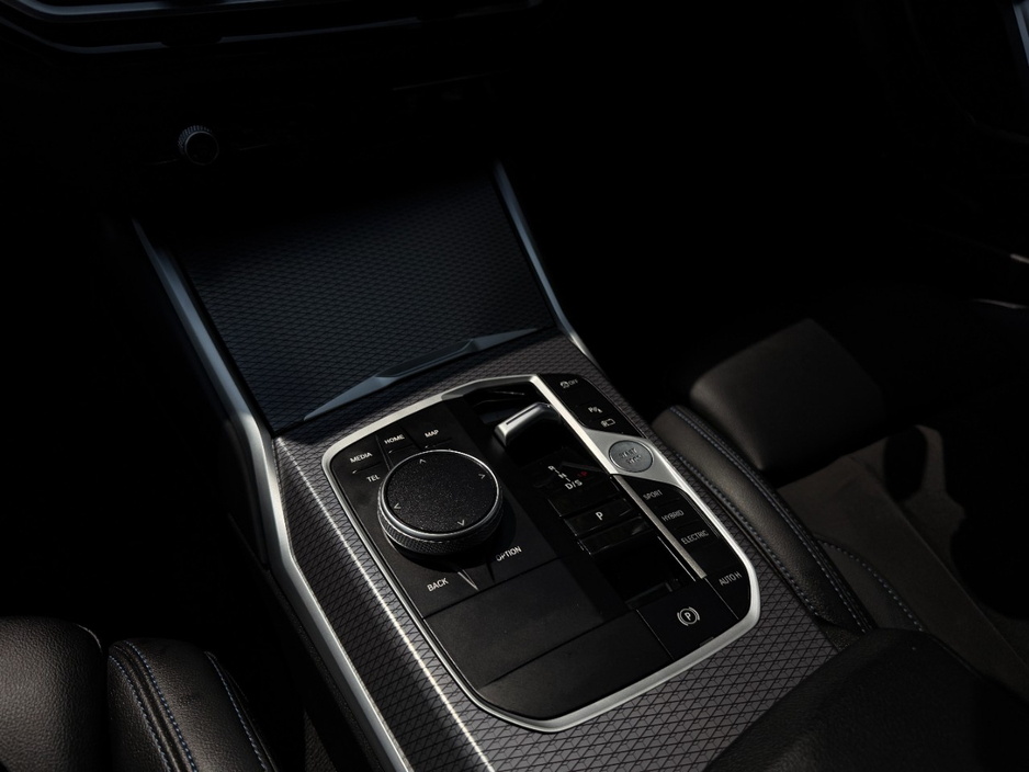 BMW 3 Series 330E M SPORT M PERFORMANCE *REMAINING MANUFACTURE WARRANTY* — thumbnail 16