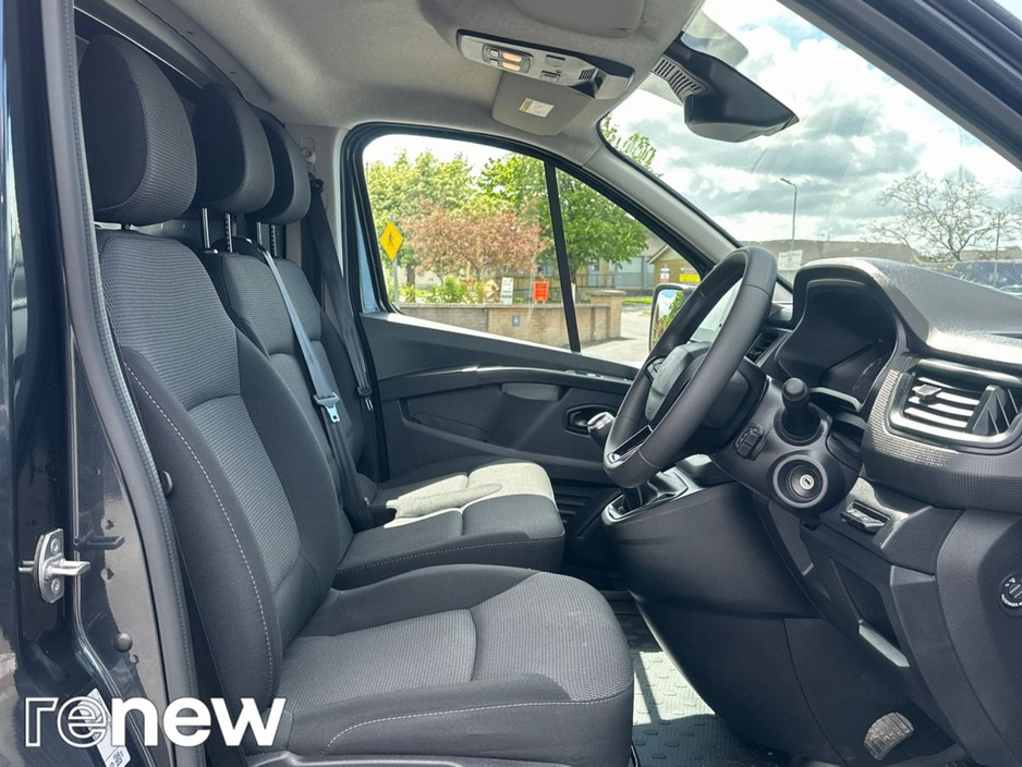 2026 Renault Trafic 2L Diesel For Sale Images