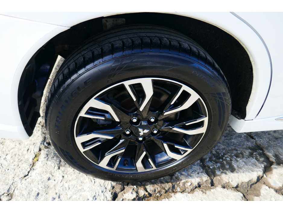 2017 Mitsubishi Outlander 2L Petrol Plug-in Hybrid For Sale Images