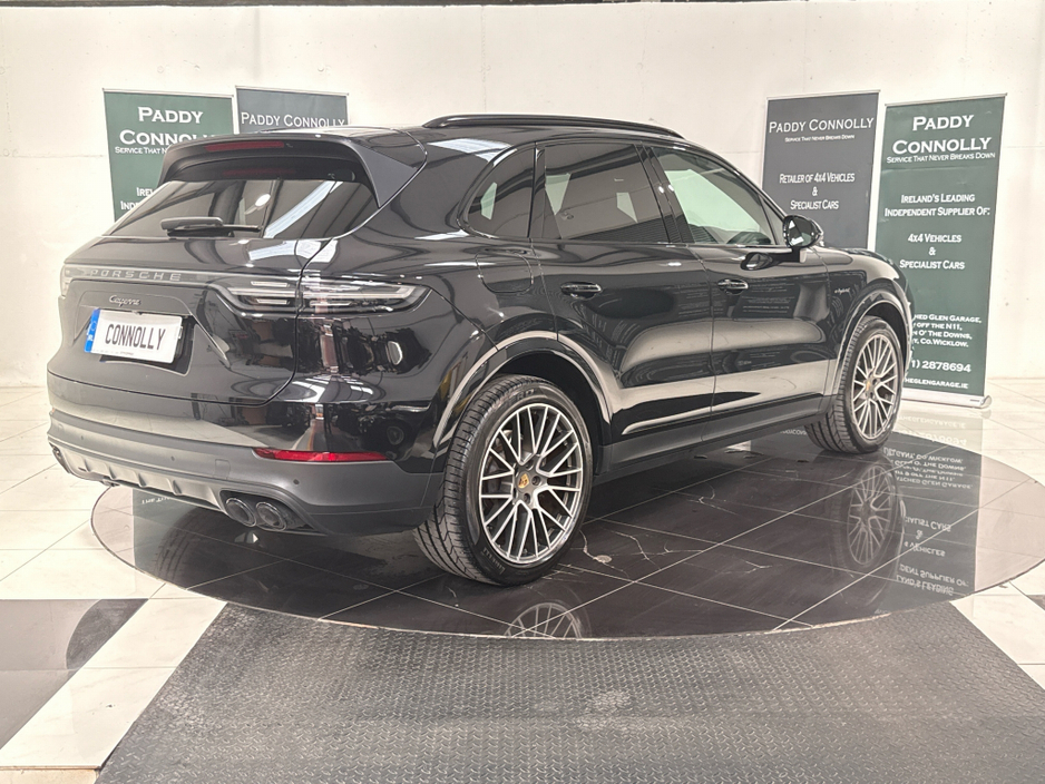 2022 Porsche Cayenne 3L Petrol Plug-in Hybrid For Sale Images
