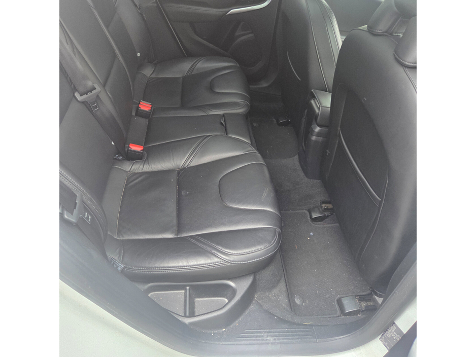 2017 Volvo V40 2L Diesel For Sale Images