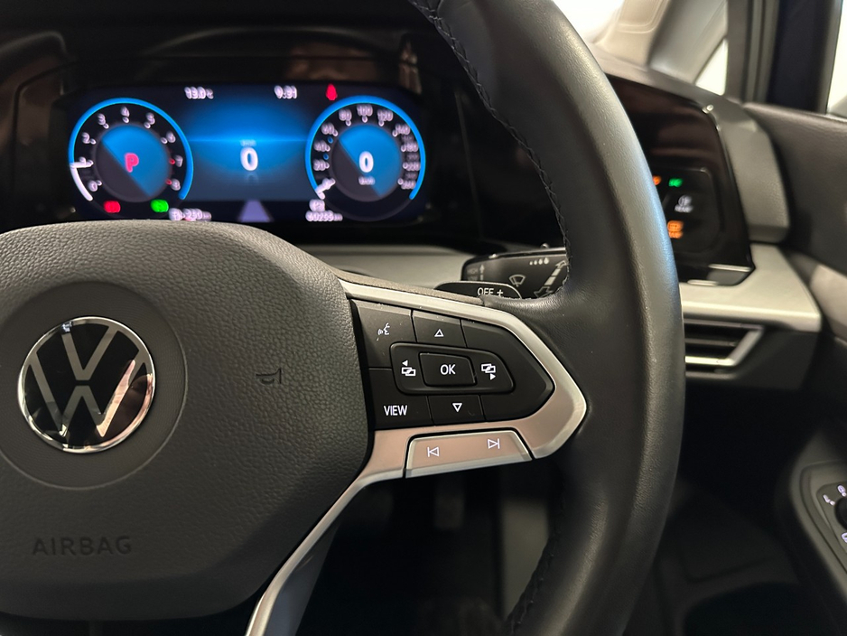 2022 Volkswagen Golf 1L Petrol For Sale Images