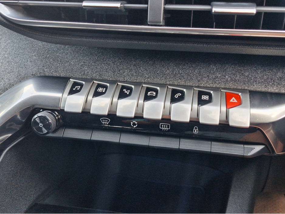 2018 Peugeot 5008 1.6L Diesel For Sale Images