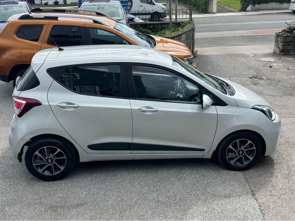 Hyundai i10 City car — thumbnail 5