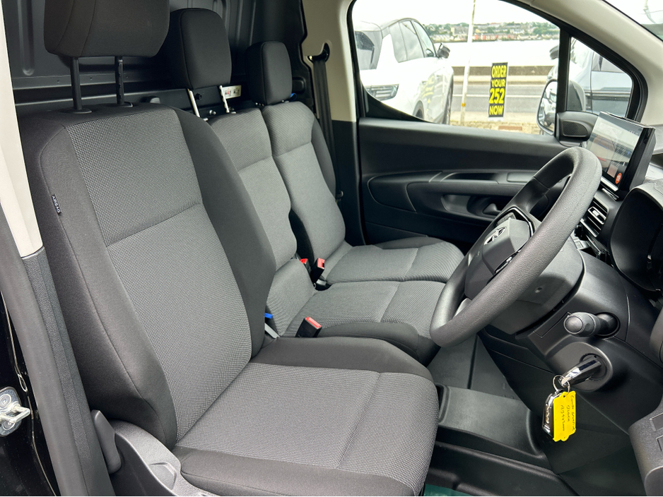 2025 Opel Combo 1.5L Diesel For Sale Images