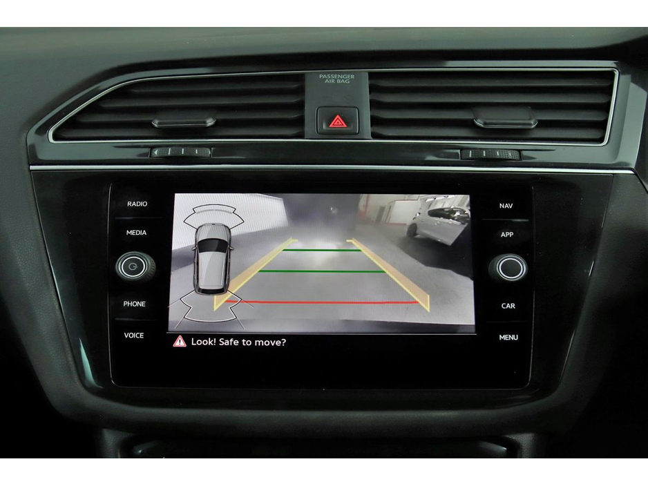 Volkswagen Tiguan 2.0TDI 150BHP R-LINE M6F 6SPD — thumbnail 23