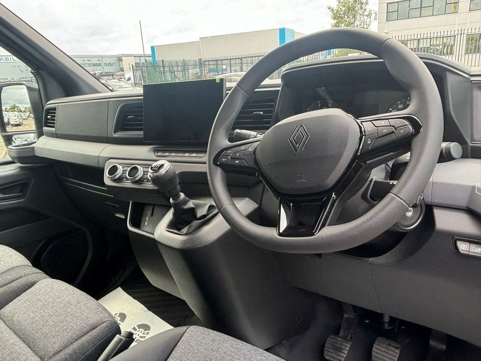 2025 Renault Master 2L Diesel For Sale Images