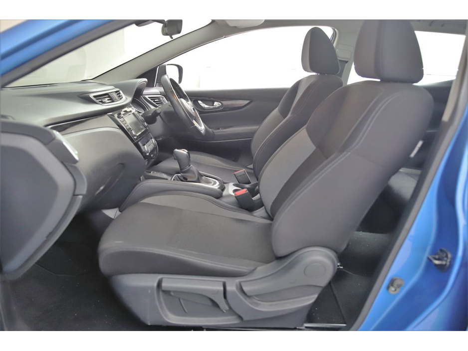 Nissan Qashqai 1.3 PET SE DCT *PANORAMIC ROOF*REVERSE CAM* — thumbnail 15