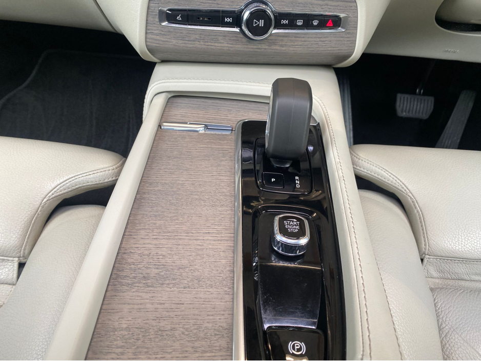2023 Volvo XC90 2L Petrol Plug-in Hybrid For Sale Images