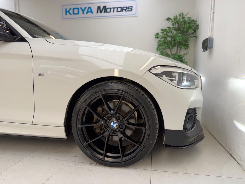 BMW 1 Series 118D 2.0 DIESEL M-SPORT PRO PLUS M-PERFORMANCE AUTOMATIC // M3 CS ALLOY PACKAGE INCLUDED // ALPINE WHITE METALLIC // LED MATRIX LIGHTING // LANE DEPARTURE ASSIST // PRO MEDIA PACK // CRUISE CONTROL — thumbnail 17