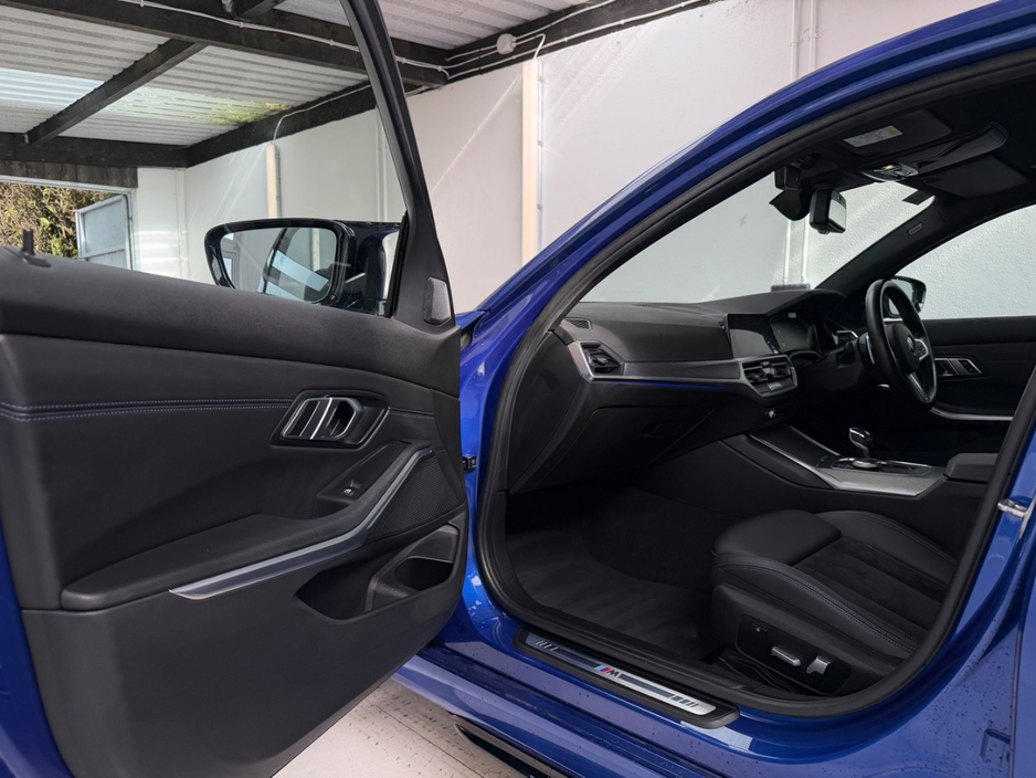 BMW 3 Series 320D M-SPORT PRO X-DRIVE M-PERFORMANCE 2.0 DIESEL AUTOMATIC // M3 UPGRADED WHEEL PACKAGE // FULL M-PERFORMANCE KIT // PRO MEDIA PACK // APPLE CARPLAY // PRIVACY PACK // AA APPROVED DEALER 2026 — thumbnail 18