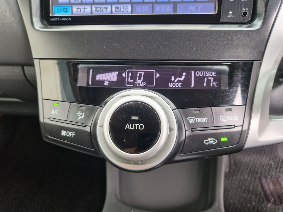 2012 Toyota Prius 1.8L Petrol Hybrid For Sale Images