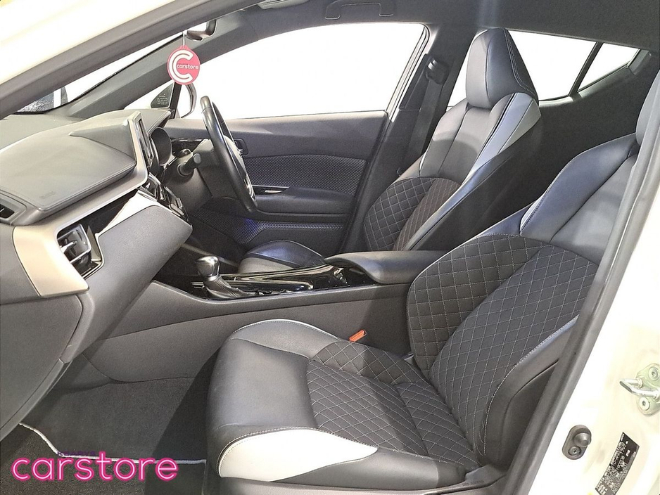 Toyota C-HR 1.8 hybrid — thumbnail 9