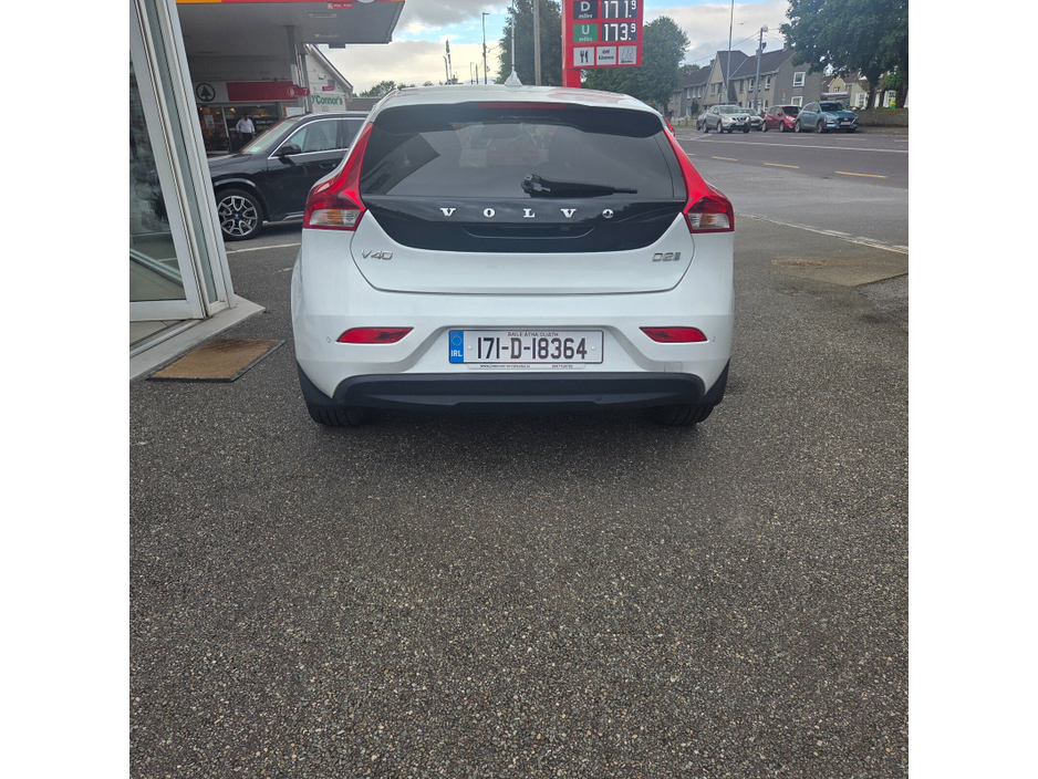 2017 Volvo V40 2L Diesel For Sale Images