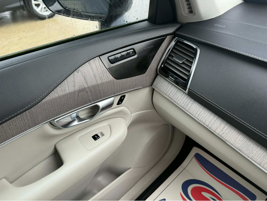 2023 Volvo XC90 2L Petrol Plug-in Hybrid For Sale Images