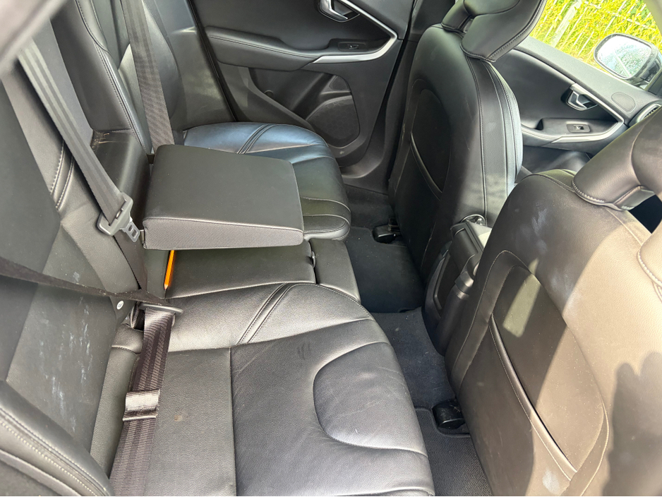 2016 Volvo V40 2L Diesel For Sale Images