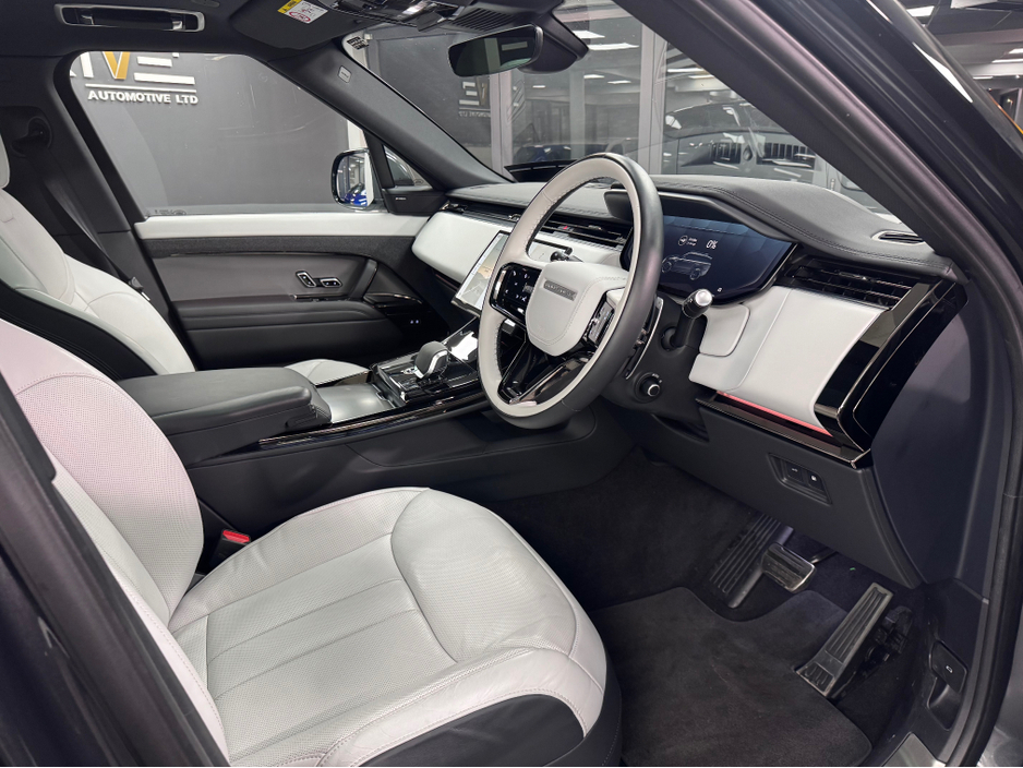 2025 Land Rover Range Rover Sport 3L Petrol Plug-in Hybrid For Sale Images