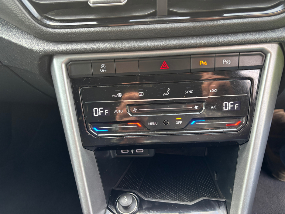 2022 Volkswagen T-Roc 1L Petrol For Sale Images