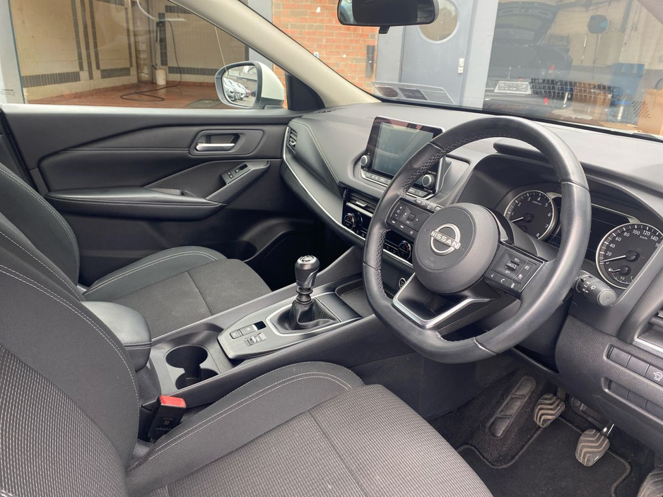 Nissan Qashqai 1.3 PET MILD HYBRID SV — thumbnail 9