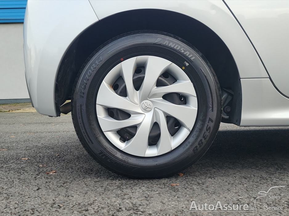 2022 Toyota Yaris 1.5L Hybrid For Sale Images