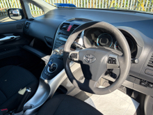 2012 Toyota Auris 1.8L Petrol Hybrid For Sale Images