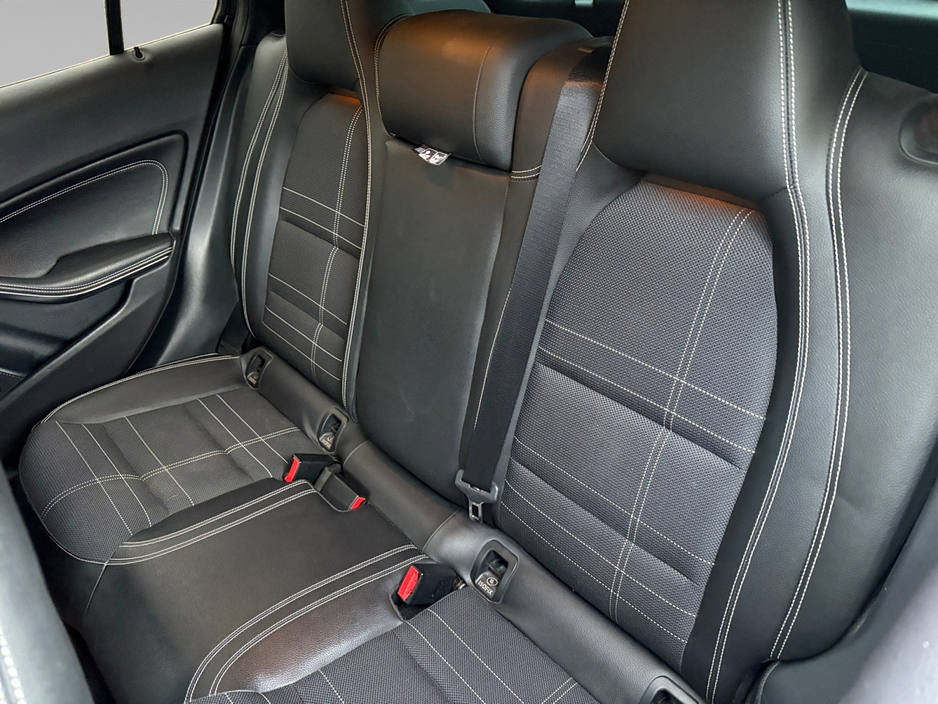Mercedes-Benz GLA Class 1.6 Petrol Auto — thumbnail 13