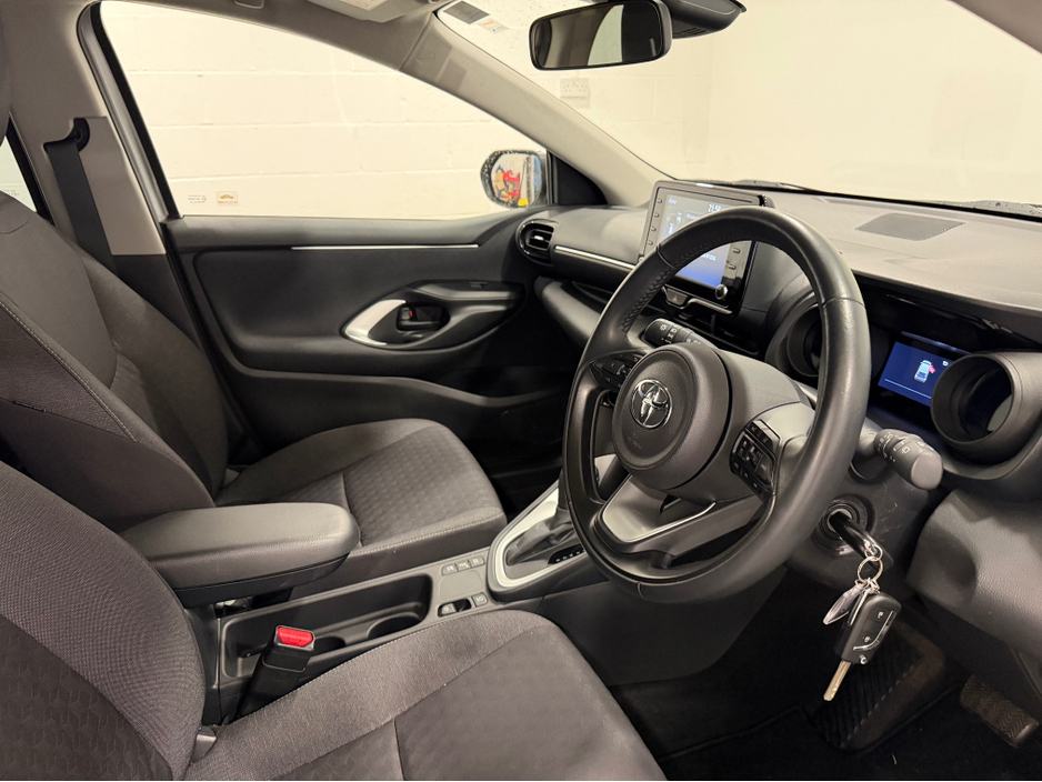 2022 Toyota Yaris 1.5L Hybrid For Sale Images