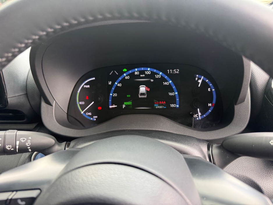 Toyota Yaris Cross 1.5 HYBRID / SOL TOP SPEC / LOW MILEAGE / TAX €150 (222 REG) — thumbnail 17