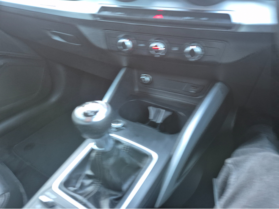 2020 Audi Q2 1.6L Diesel For Sale Images