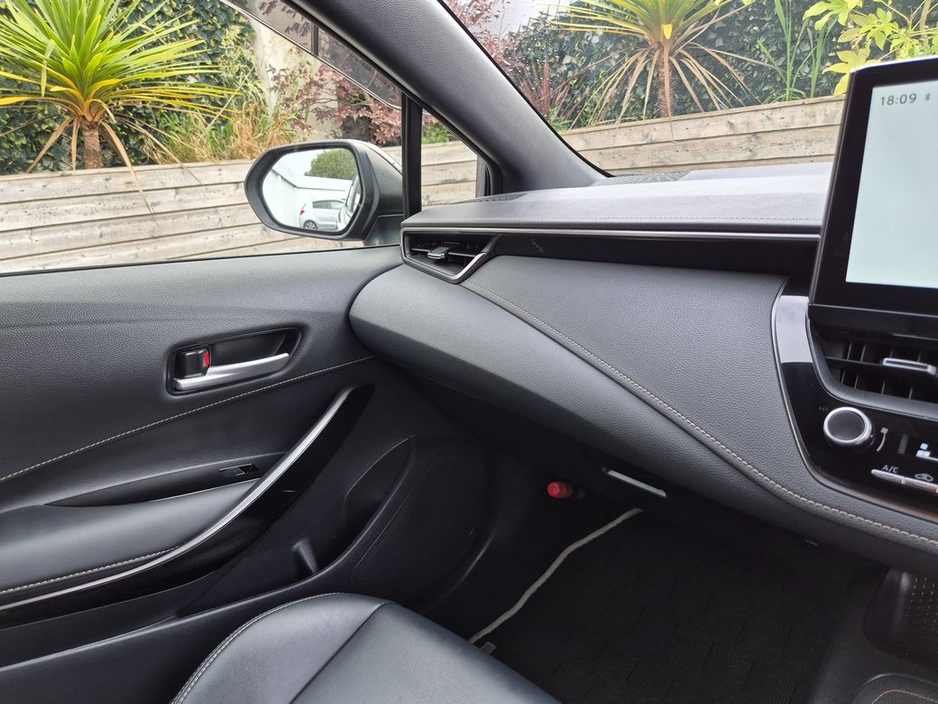 Toyota Corolla 1.8 HYBRID / WXB SPORT / HIGH SPEC / TAX €160 — thumbnail 26