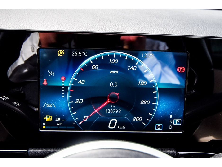 Mercedes-Benz GLA Class 180d Progressive Night Pack Auto — thumbnail 16
