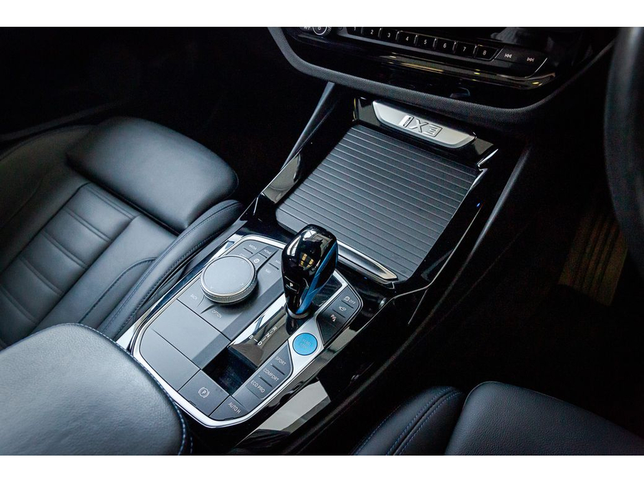 BMW iX3 M SPORT PRO, ROOF, COMFORT, TECH, HARMON KARDON — thumbnail 32