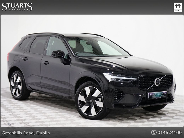 2025 VOLVO XC60 T6 XC60 PLUS DARK: 20” UPGRADE DIAMOND CUT ALLOYS, ONYX BLACK METALLIC WITH CHARCOAL LEATHER, PANORAMIC ROOF, KEYLESS ENTRY, HEATED SEATS