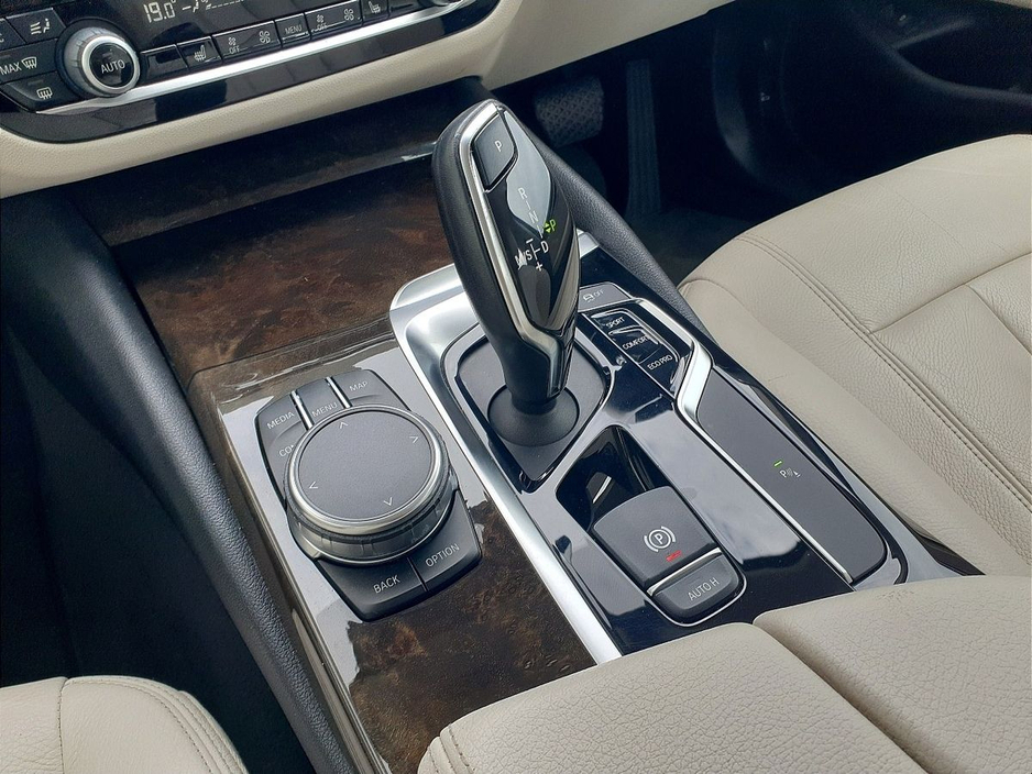 BMW 5 Series 520d SE Touring — thumbnail 10