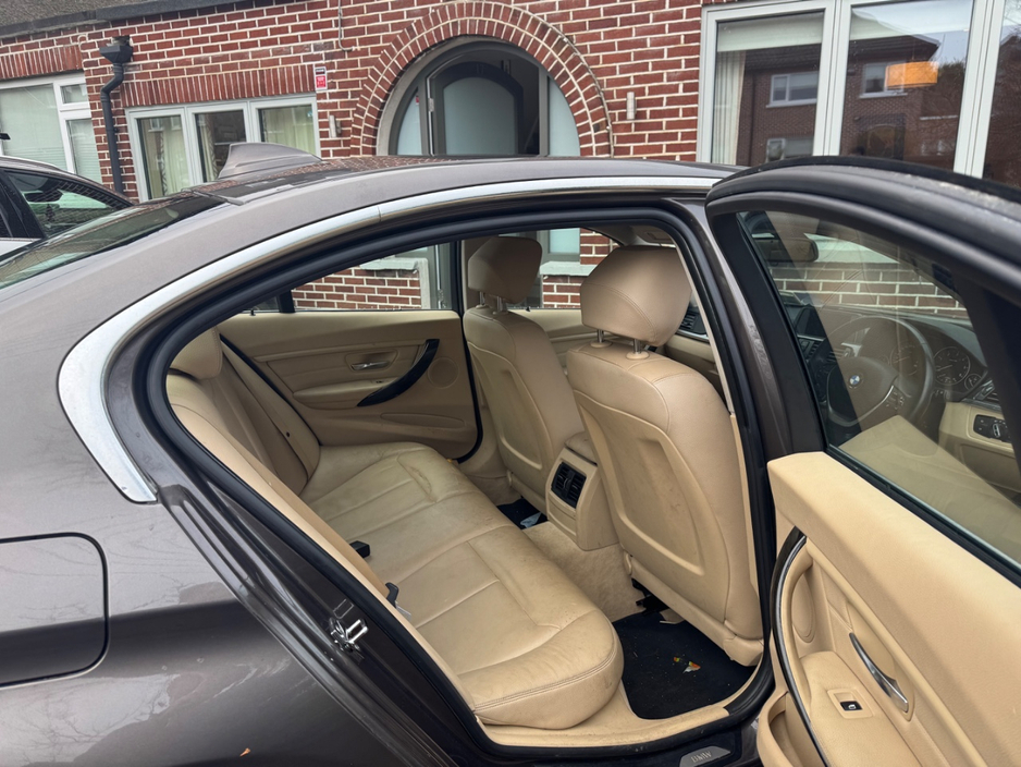 BMW 3 Series D LUXURY — thumbnail 4