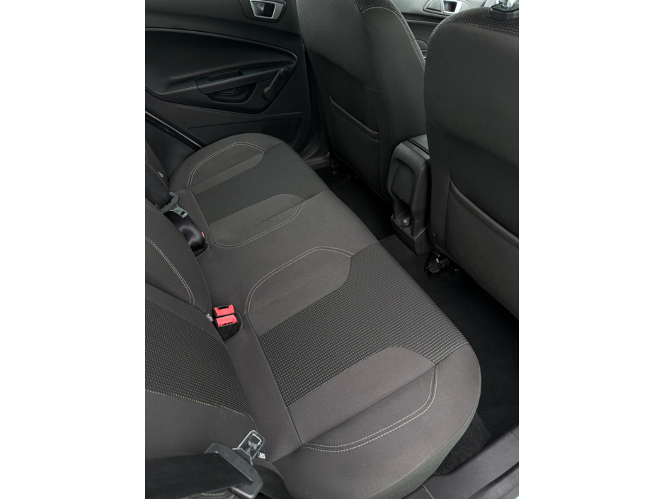 Ford Fiesta 1.25 60PS Titanium — thumbnail 8