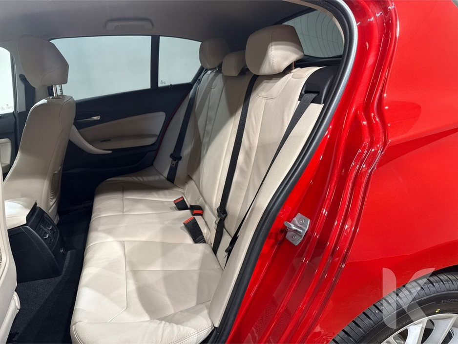 BMW 1 Series FASHIONISTA EDITION - 1.5 AUTOMATIC - UPGRADED ALLOYS - LEATHER TRIM - CRUISE CONTROL - REAR CAMERA — thumbnail 12