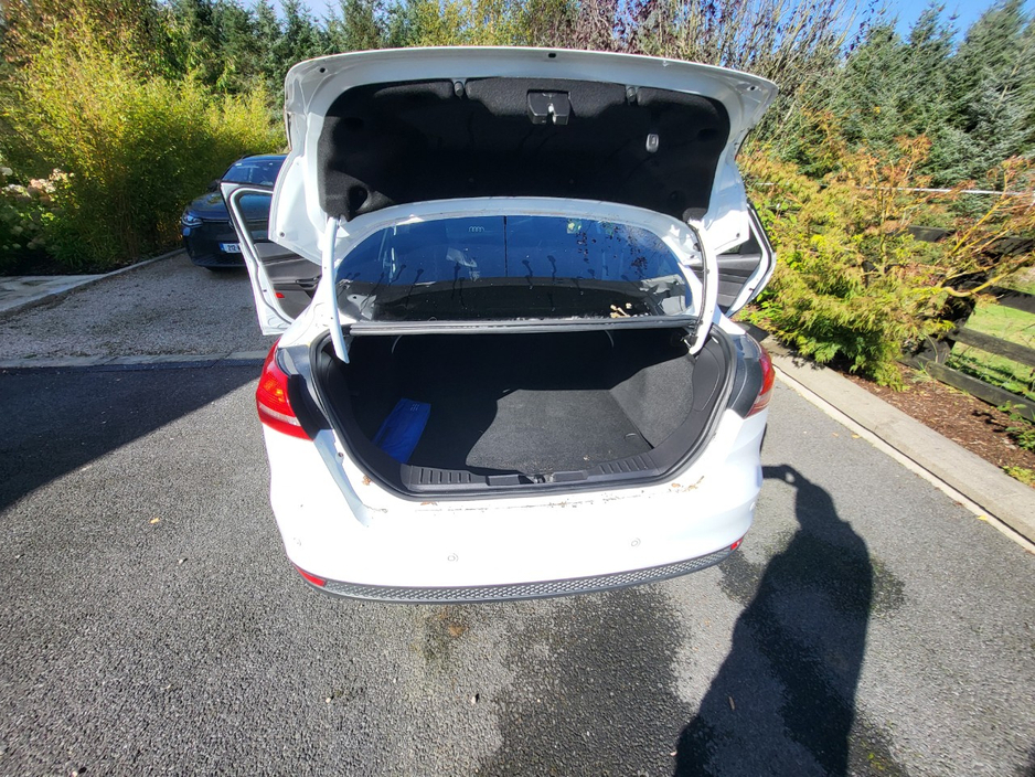 Ford Focus TITANIUM 1.6 TDCI 95PS 4DR — thumbnail 8