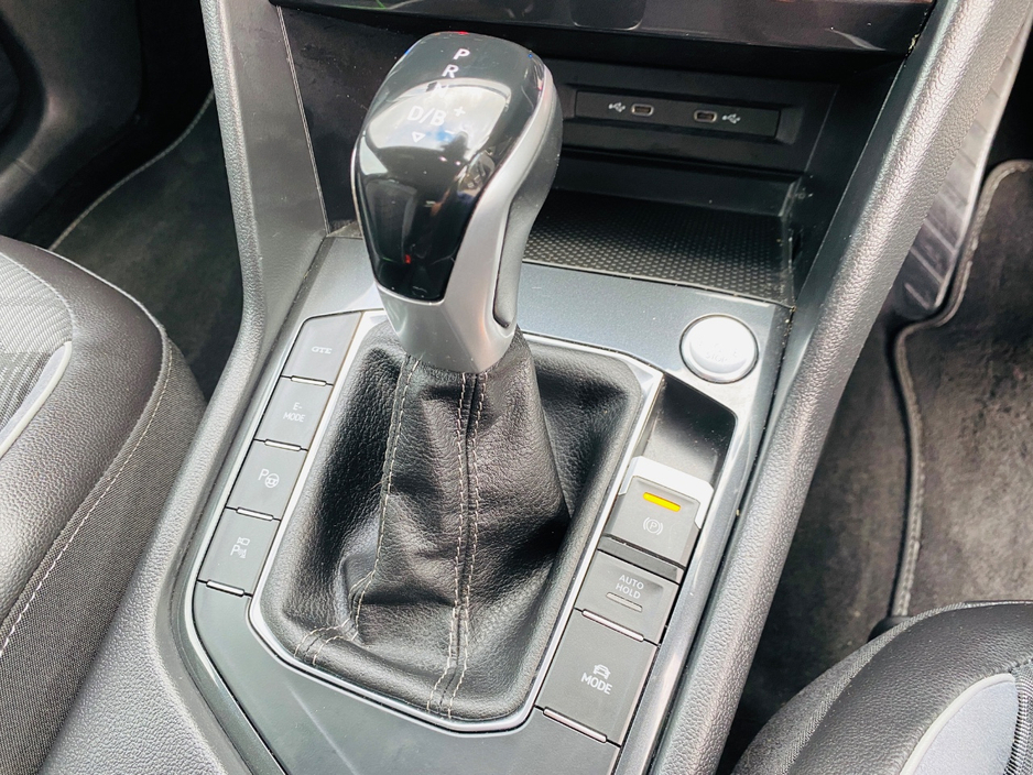 2024 Volkswagen Tiguan 1.4L Petrol Plug-in Hybrid For Sale Images