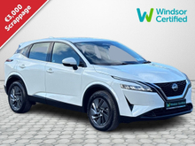 Nissan Qashqai 1.3 PET MILD HYBRID SV CVT
