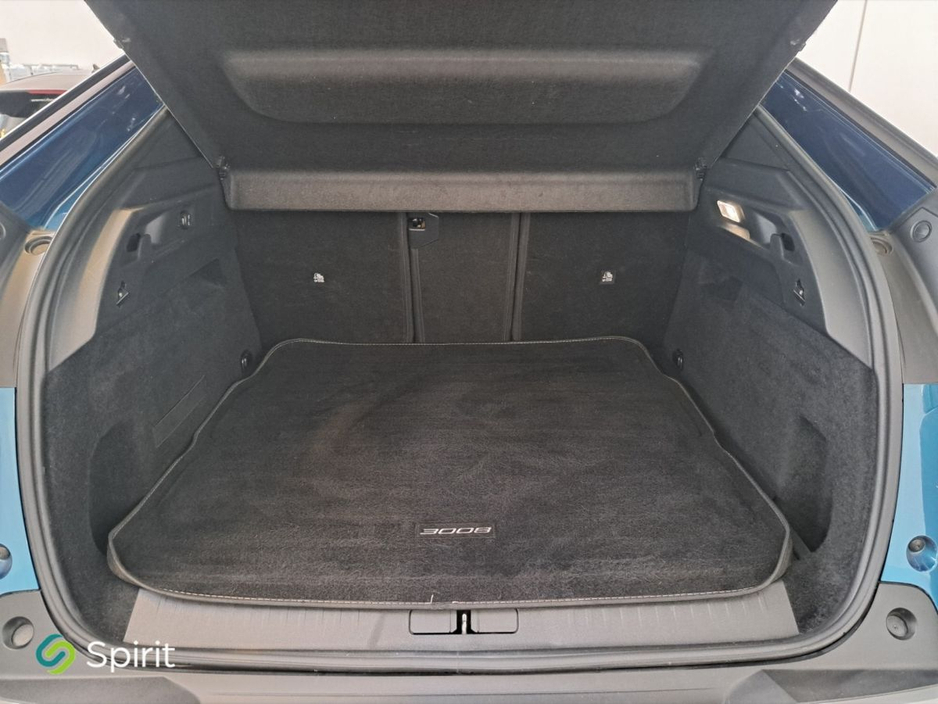 Peugeot 3008 1.2 Allure MHEV 136HP*Call Andrew 0862617858* — thumbnail 27