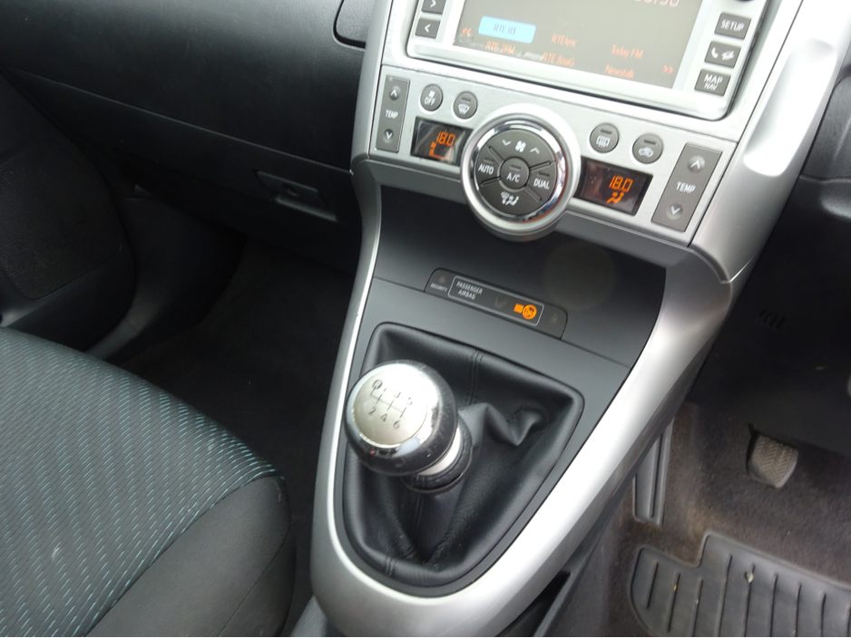2013 Toyota Verso 2.0L Diesel For Sale Images