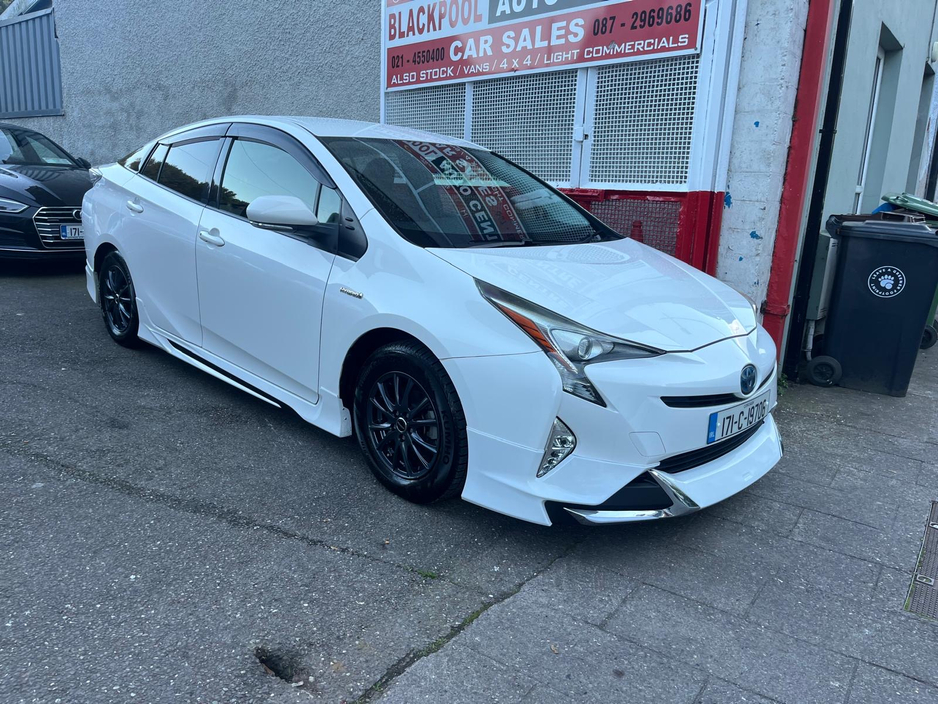 2017 Toyota Prius 1.8L Petrol Hybrid For Sale Images