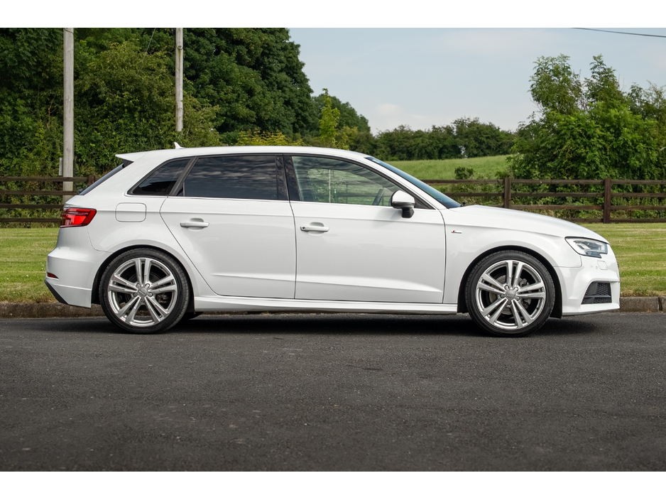 Audi A3 DBA-8VCXS — thumbnail 2